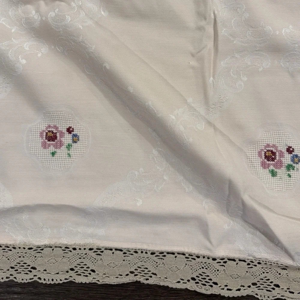 Vintage Pink‎ Embroidered Crochet Lace Damask Tablecloth Square 64